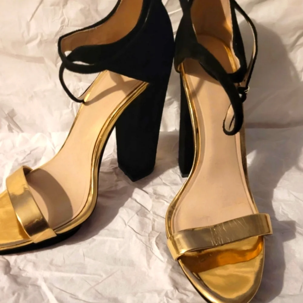 Zara Black & Hold Strappy Platform Sandals Block heels Size 6
